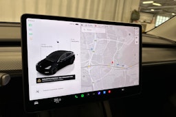 harmaa Tesla Model Y 2024 kuva 14.