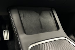 harmaa Tesla Model Y 2024 kuva 24.