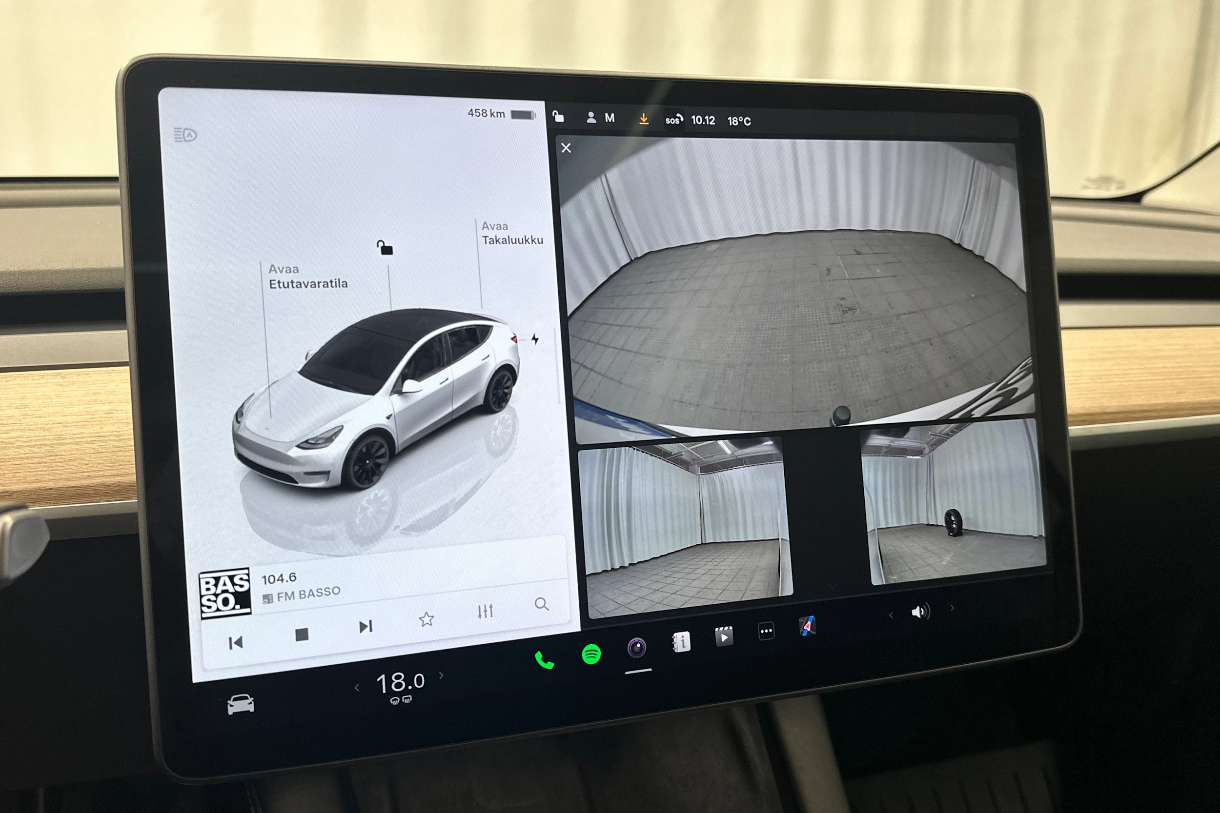 valkoinen Tesla Model Y 2024 kuva 20.