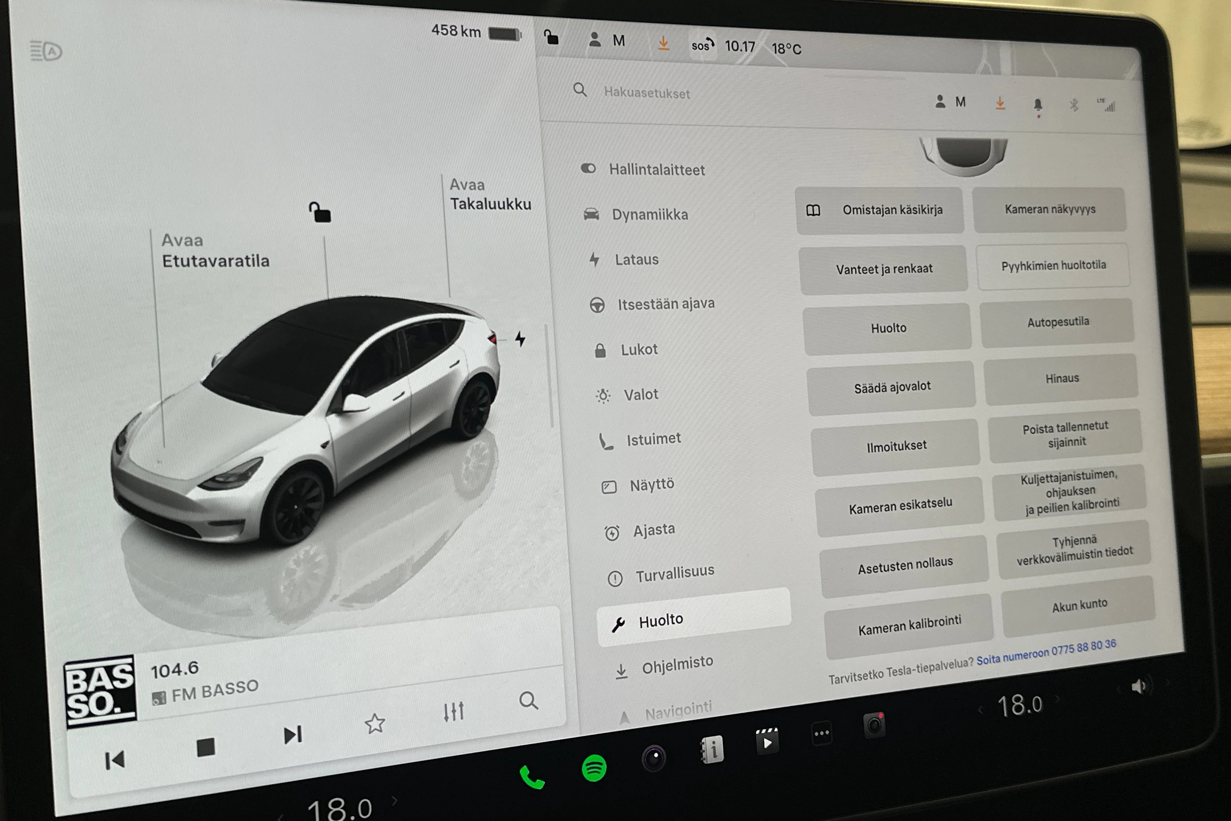 valkoinen Tesla Model Y 2024 kuva 29.