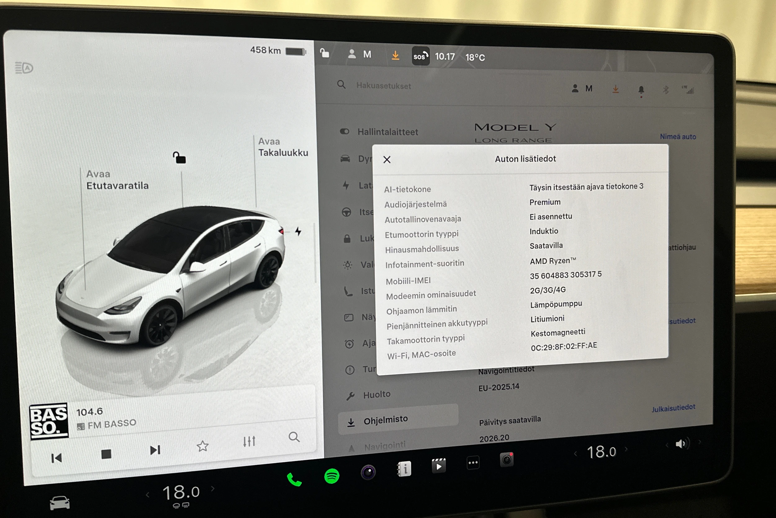 valkoinen Tesla Model Y 2024 kuva 31.