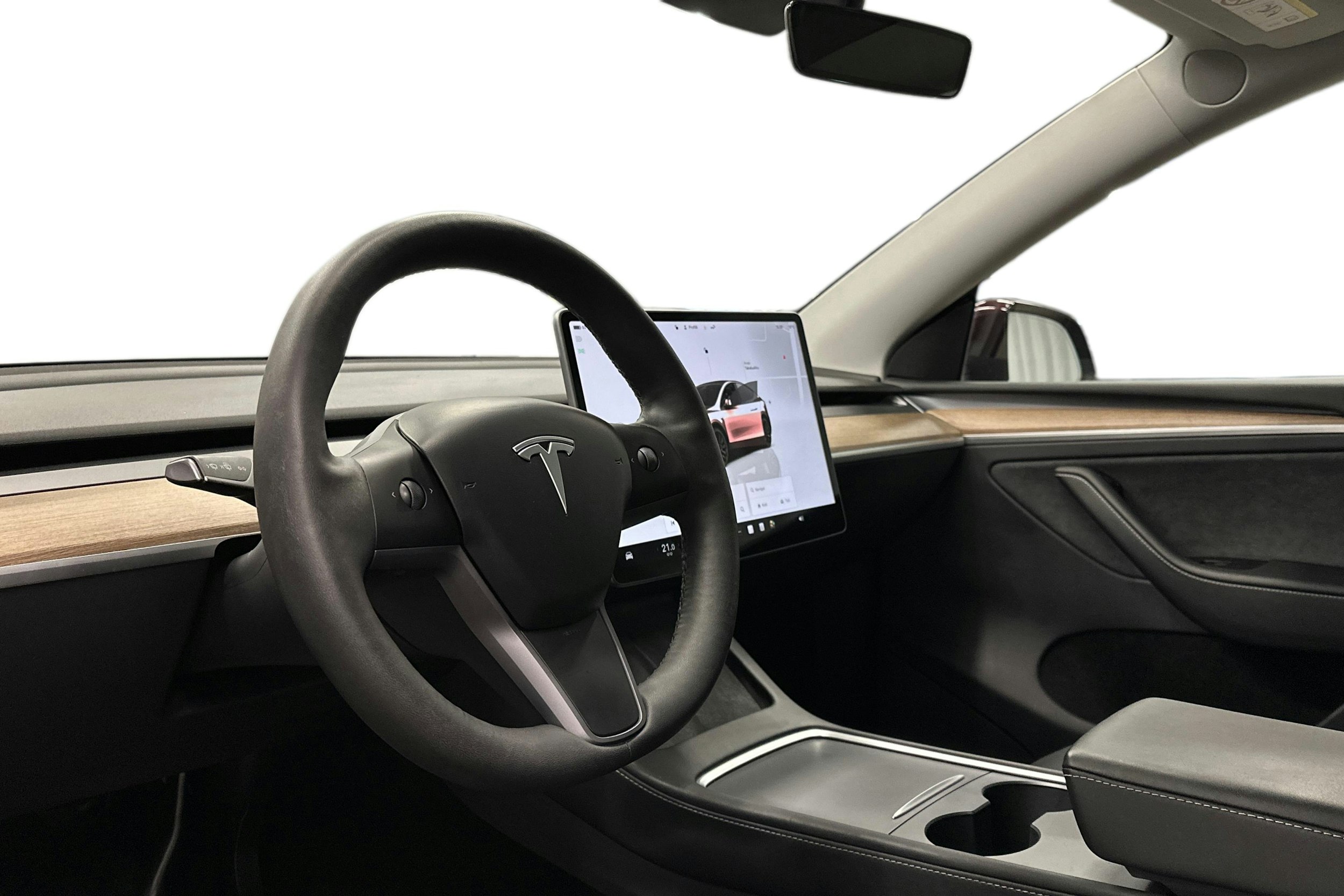 punainen Tesla Model Y 2024 kuva 7.