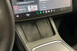 sininen Tesla Model Y 2024 kuva 27.