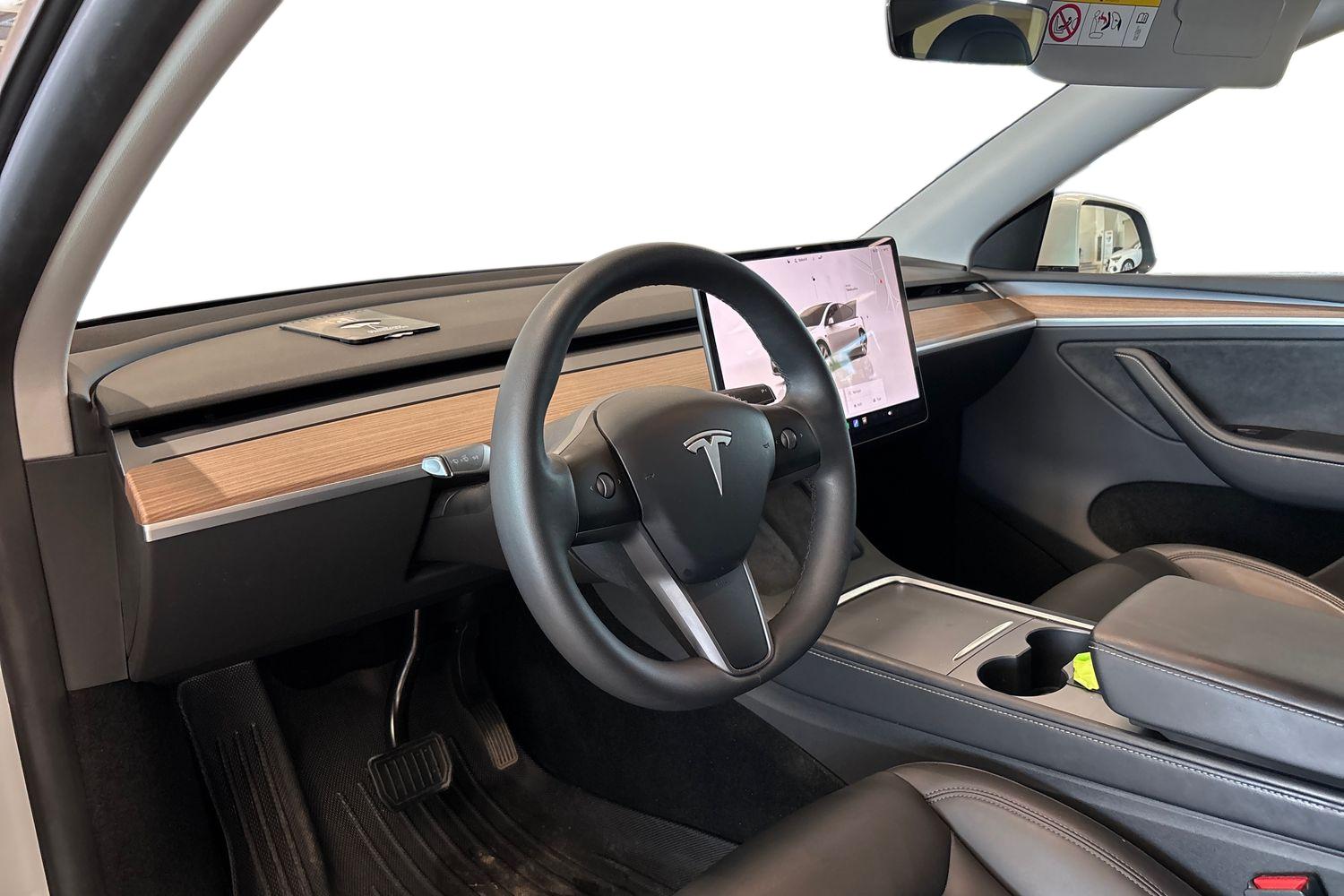 Tesla Model Y RWD 2024, kuva 6/30