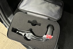 musta Tesla Model Y 2024 kuva 16.