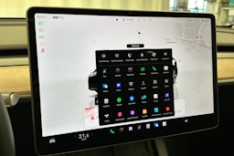 musta Tesla Model Y 2024 kuva 32.