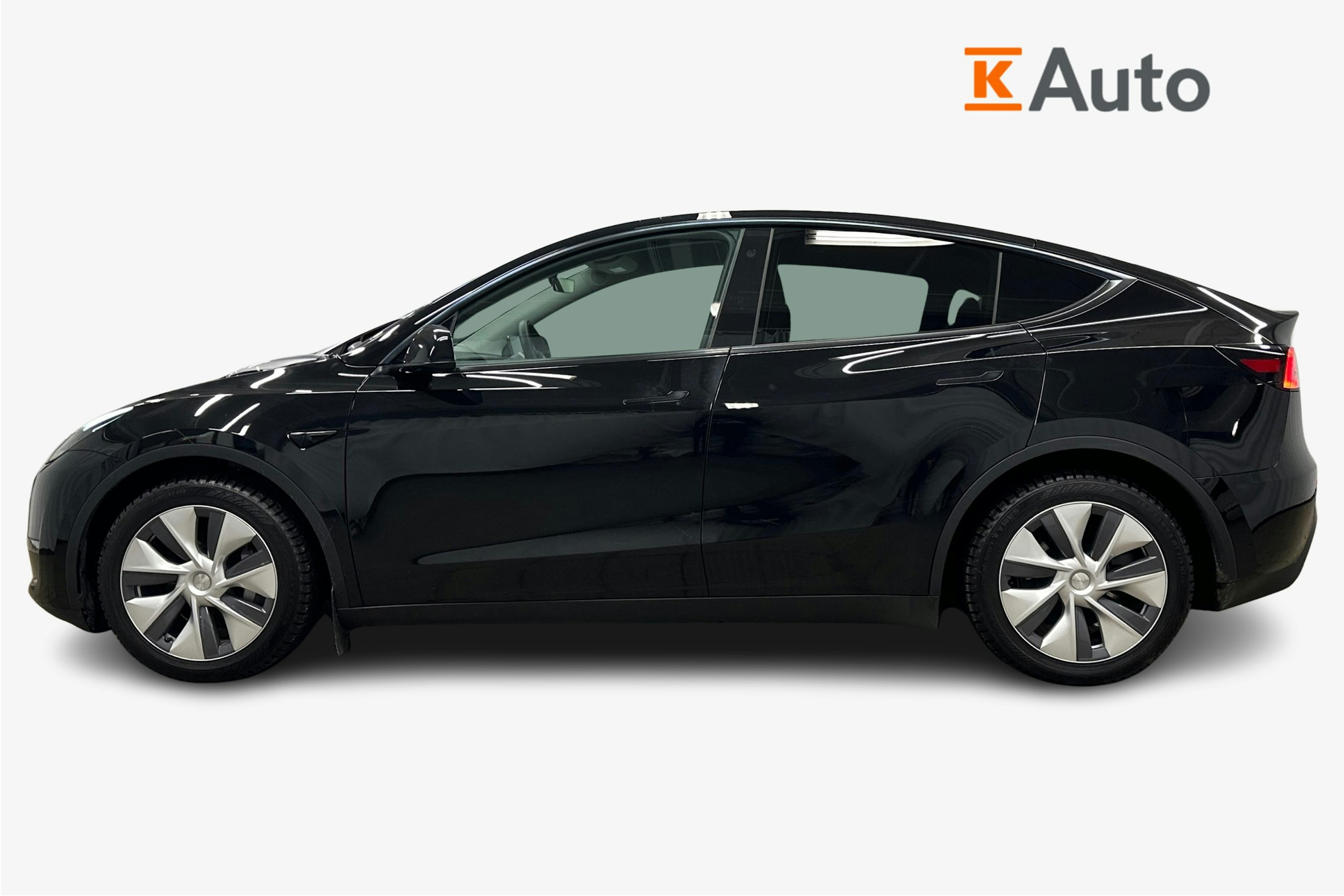 musta Tesla Model Y 2024 kuva 6.