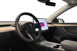 musta Tesla Model Y 2024 kuva 7.