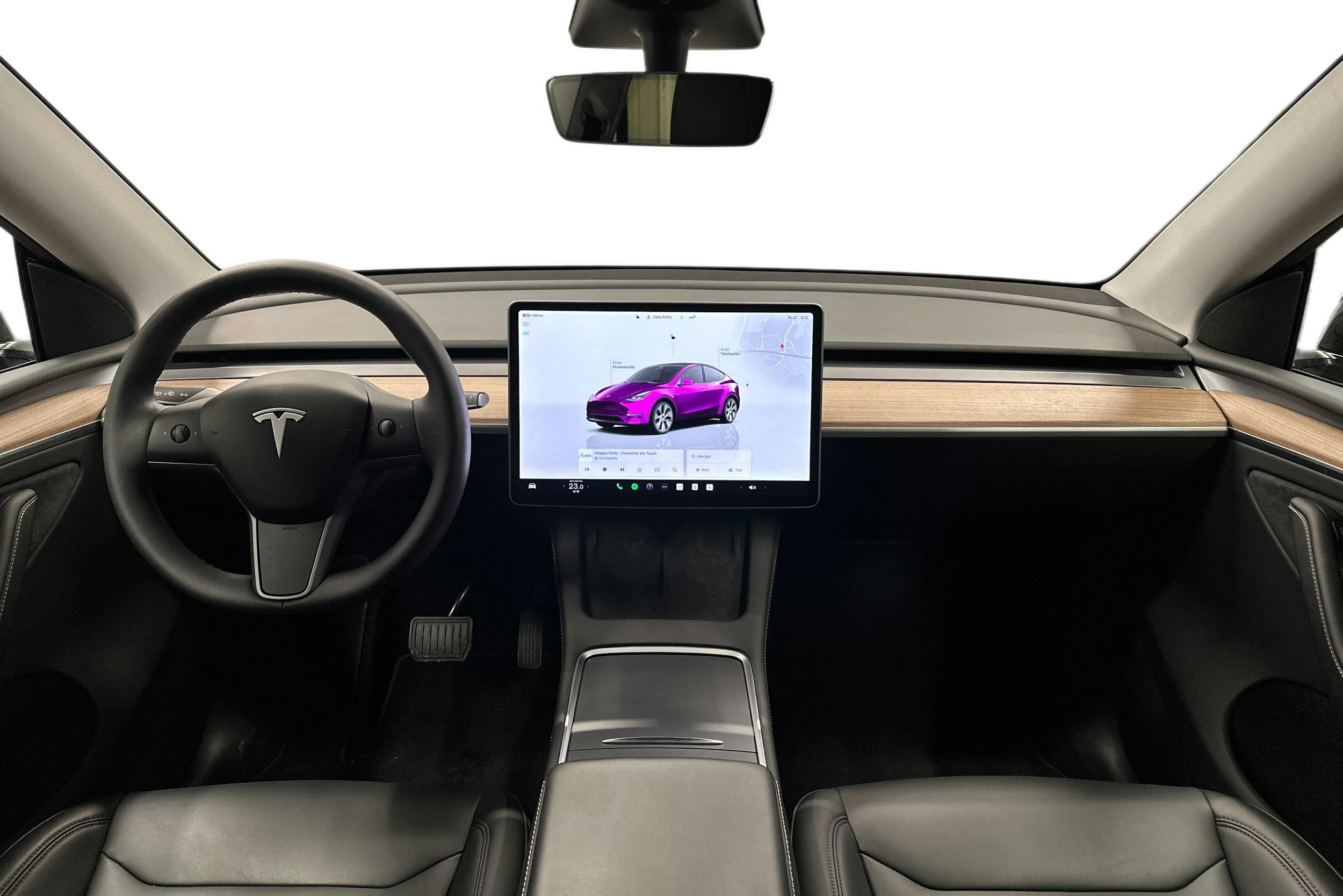 musta Tesla Model Y 2024 kuva 9.