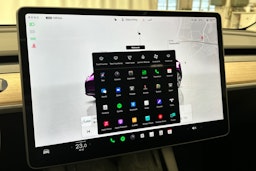 musta Tesla Model Y 2024 kuva 26.