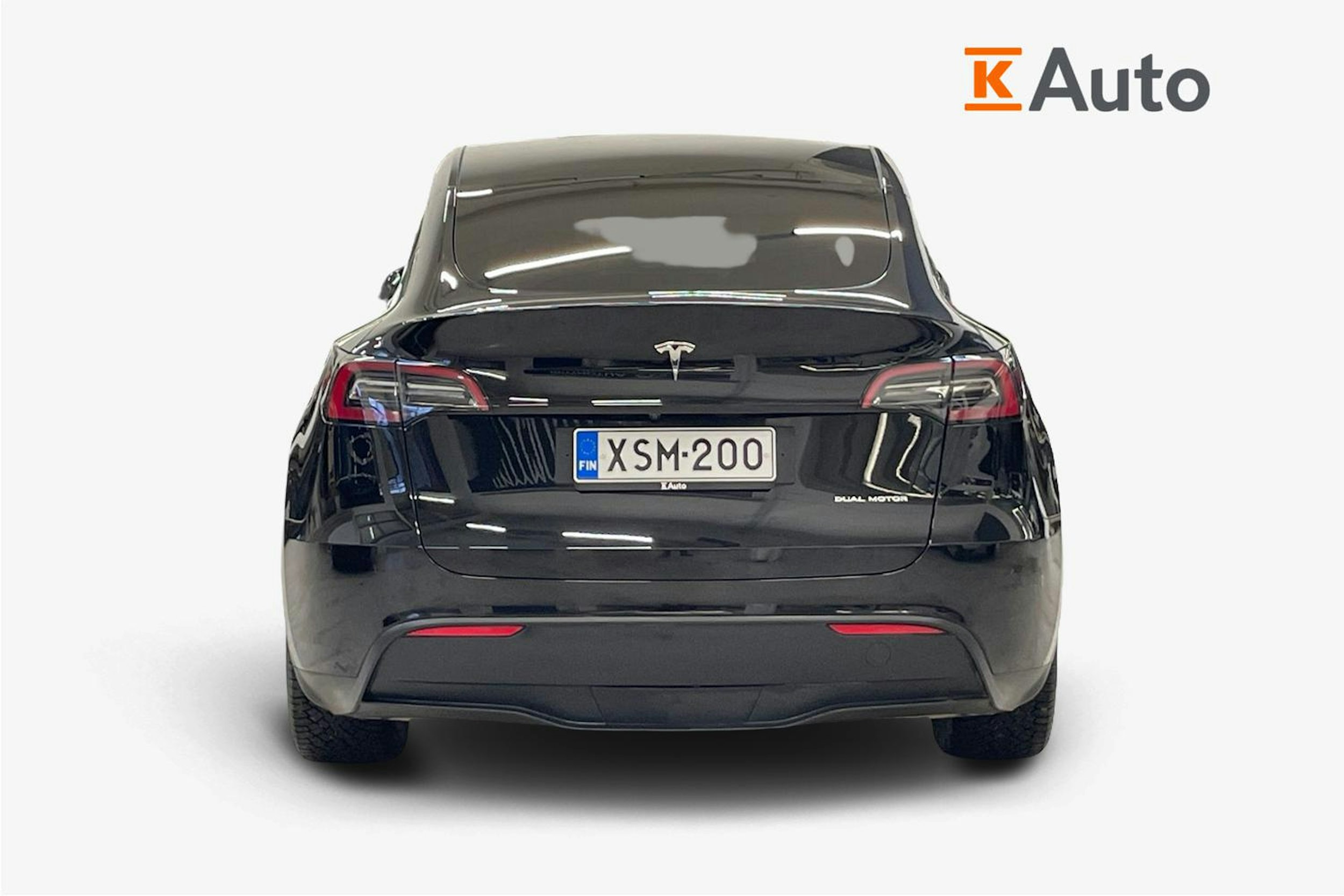 musta Tesla Model Y 2024 kuva 3.