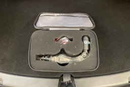 musta Tesla Model Y 2024 kuva 17.