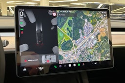 musta Tesla Model Y 2024 kuva 20.