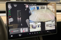 musta Tesla Model Y 2024 kuva 21.