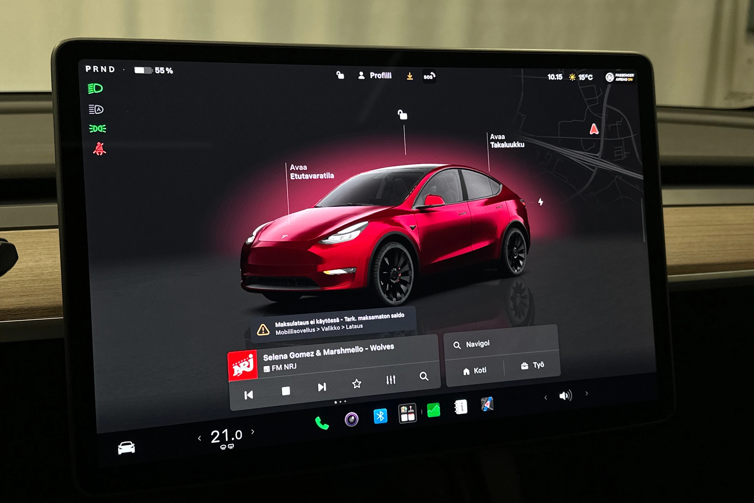 punainen Tesla Model Y 2024 kuva 16.