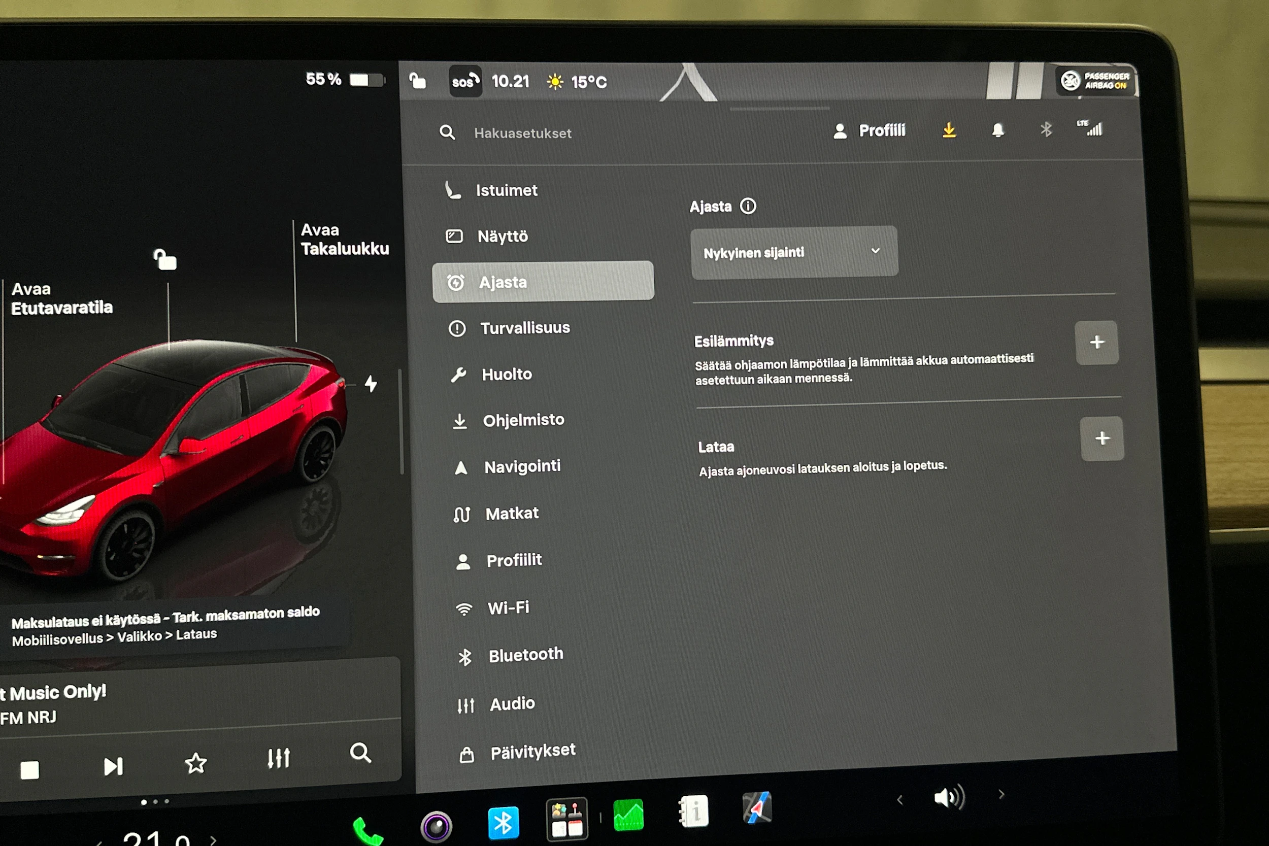 punainen Tesla Model Y 2024 kuva 22.