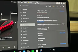 punainen Tesla Model Y 2024 kuva 24.
