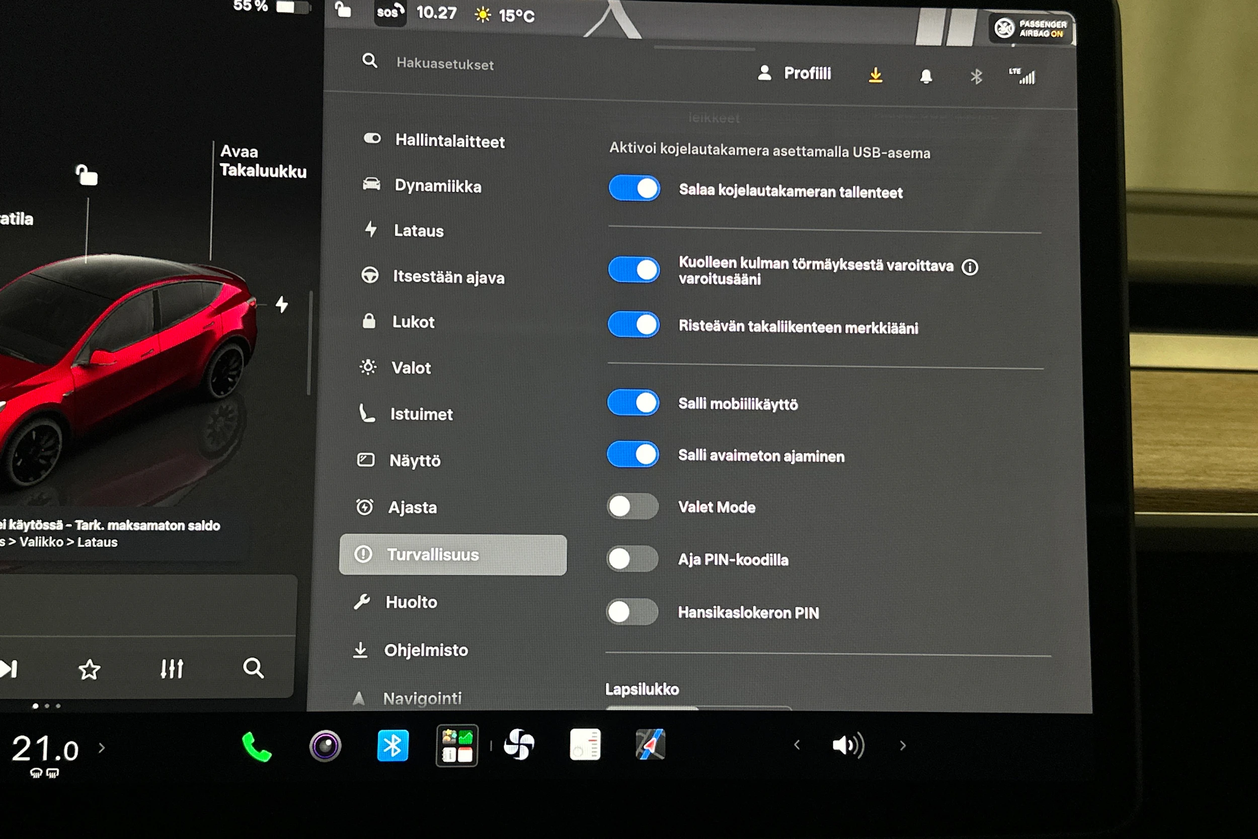 punainen Tesla Model Y 2024 kuva 33.