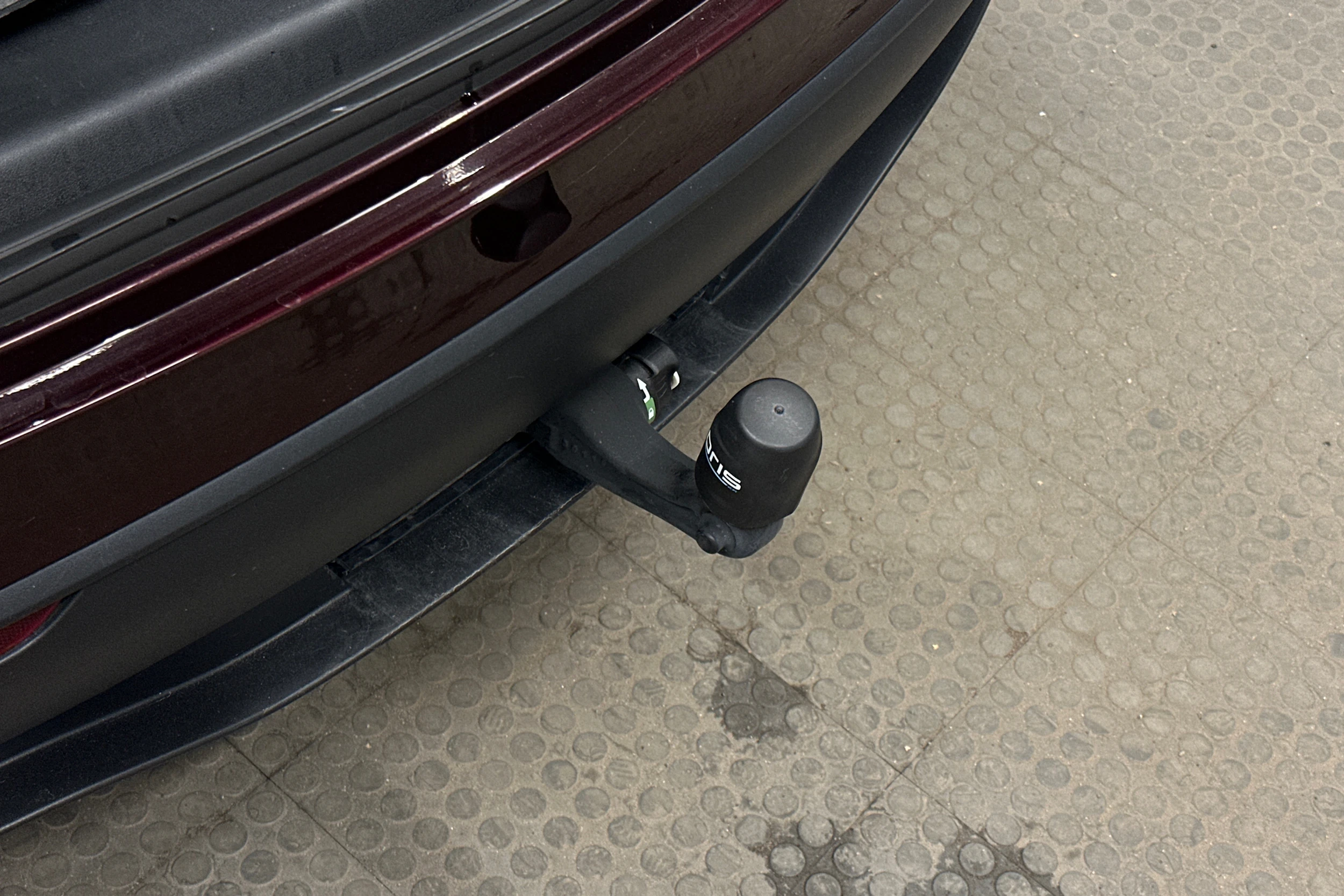 punainen Tesla Model Y 2024 kuva 42.