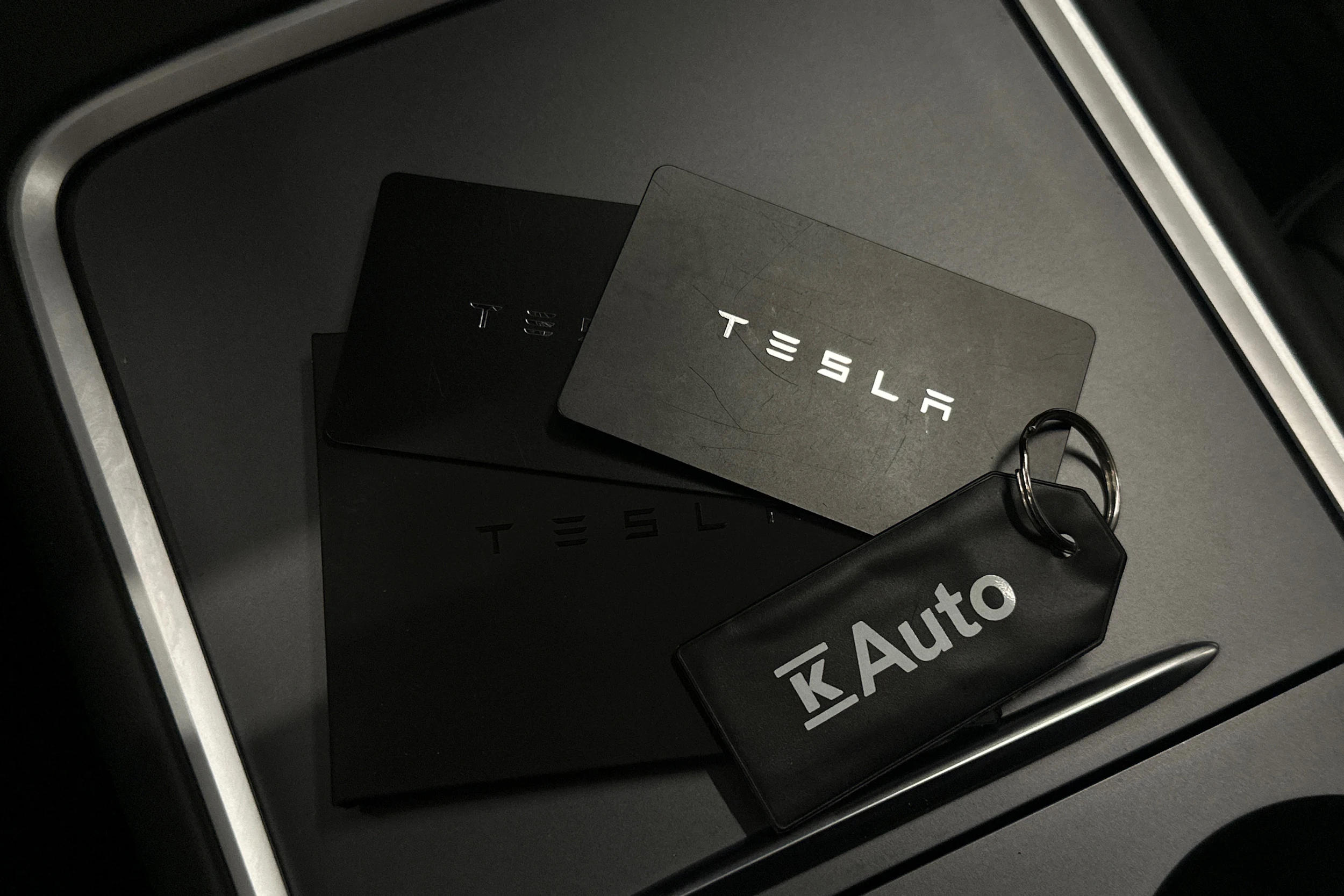 punainen Tesla Model Y 2024 kuva 44.