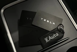 punainen Tesla Model Y 2024 kuva 44.