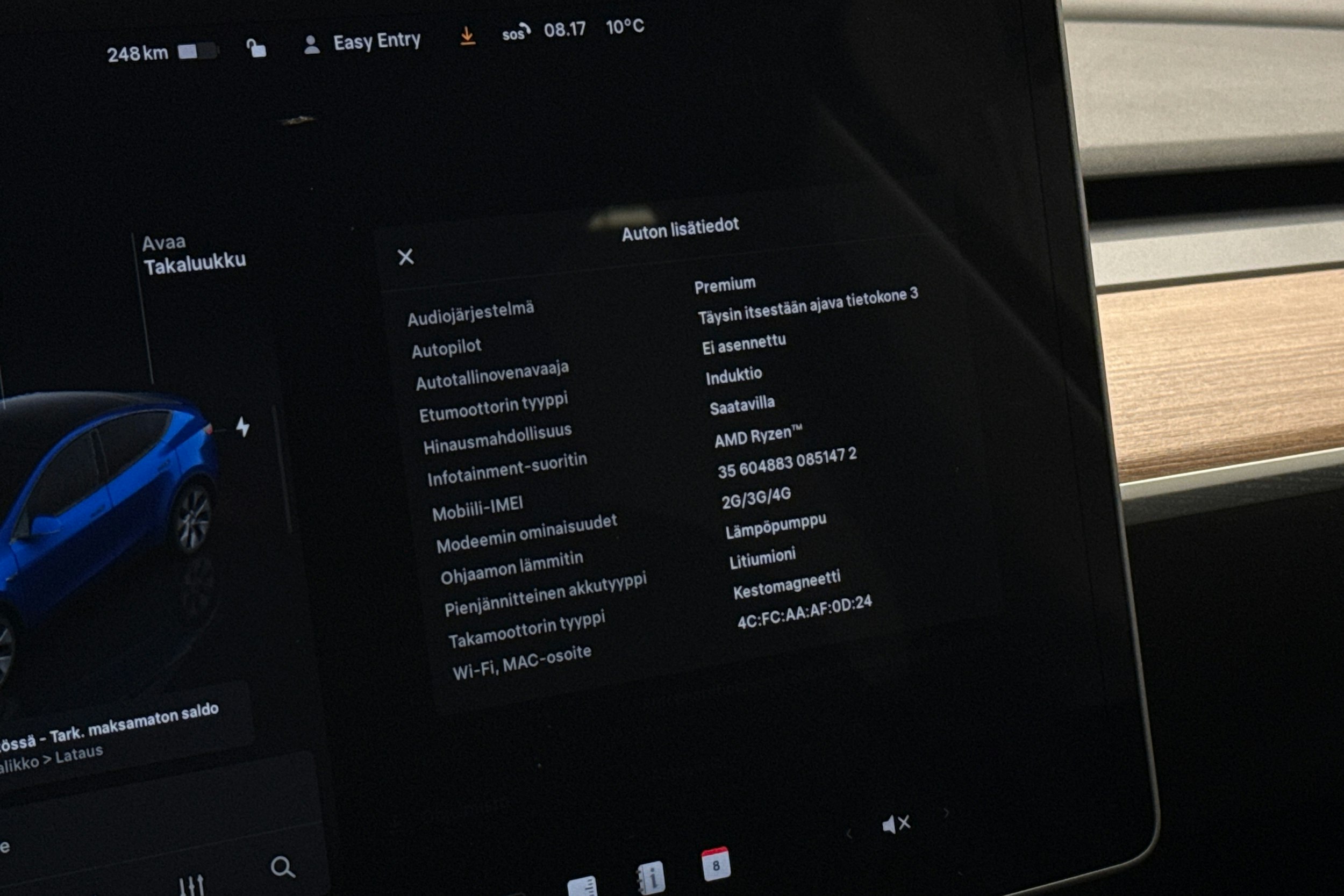 sininen Tesla Model Y 2024 kuva 17.