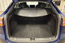 sininen Tesla Model Y 2024 kuva 25.