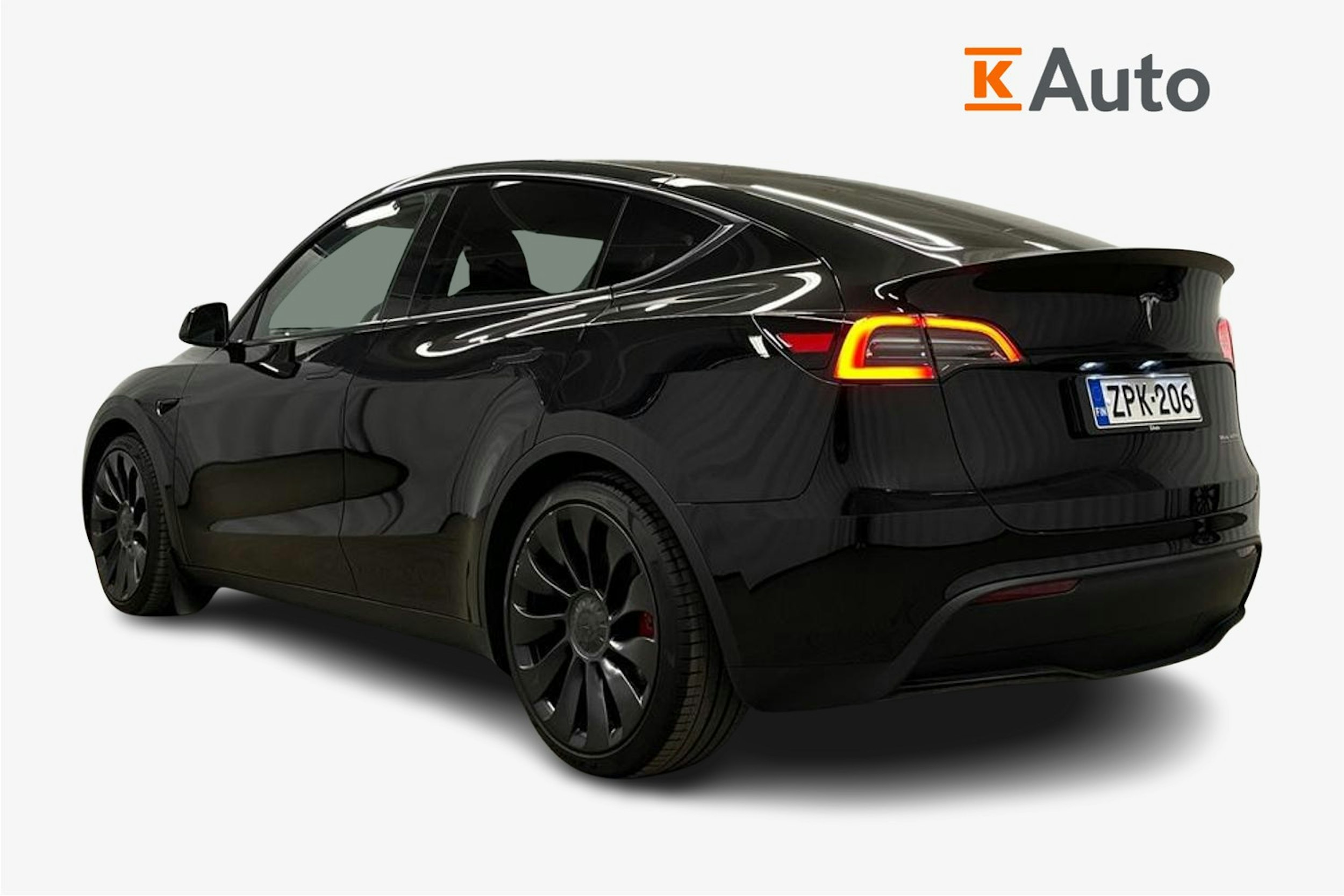 musta Tesla Model Y 2024 kuva 2.