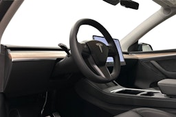 musta Tesla Model Y 2024 kuva 7.