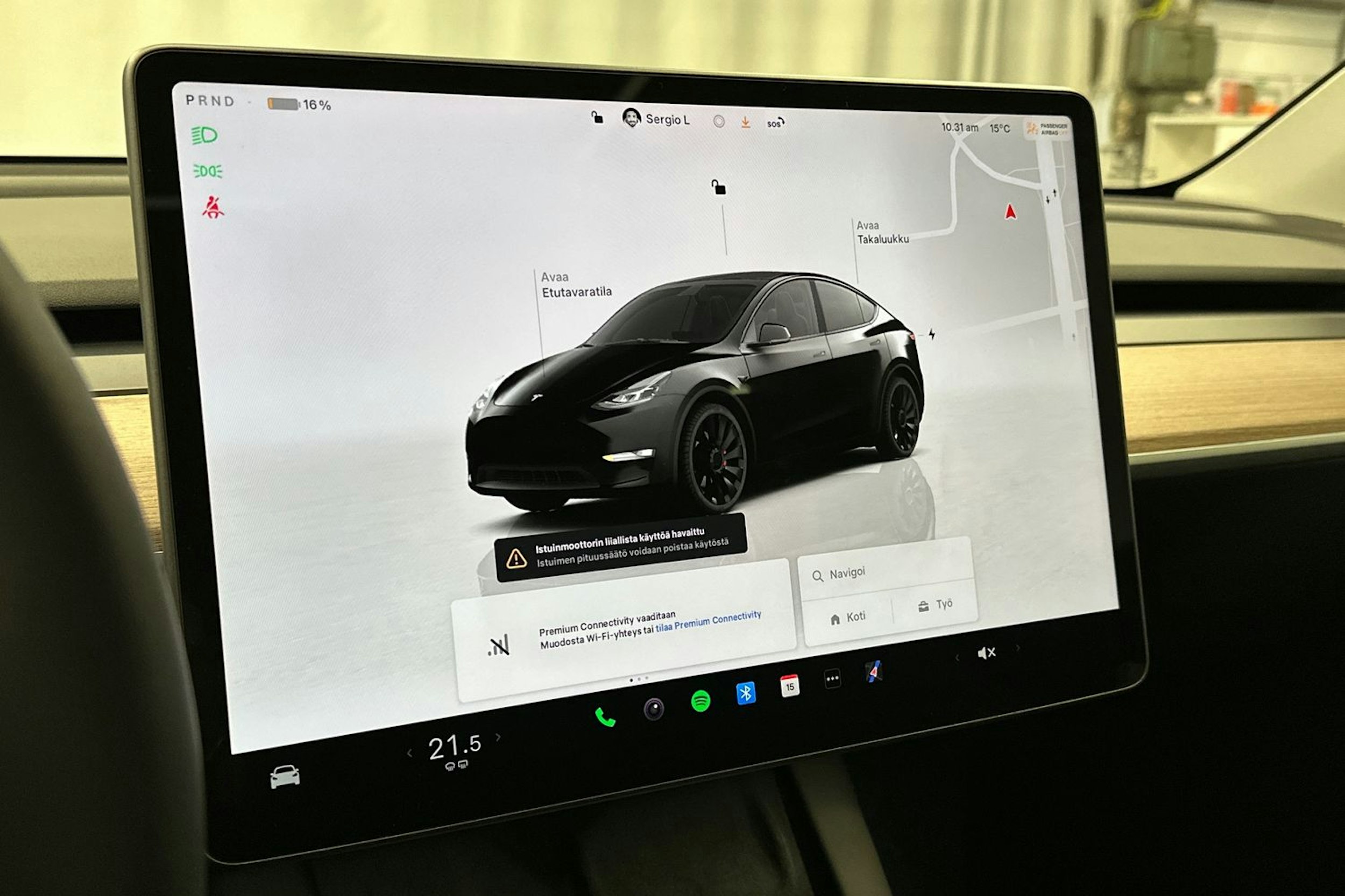 musta Tesla Model Y 2024 kuva 10.