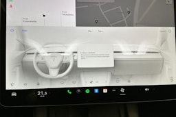 musta Tesla Model Y 2024 kuva 17.