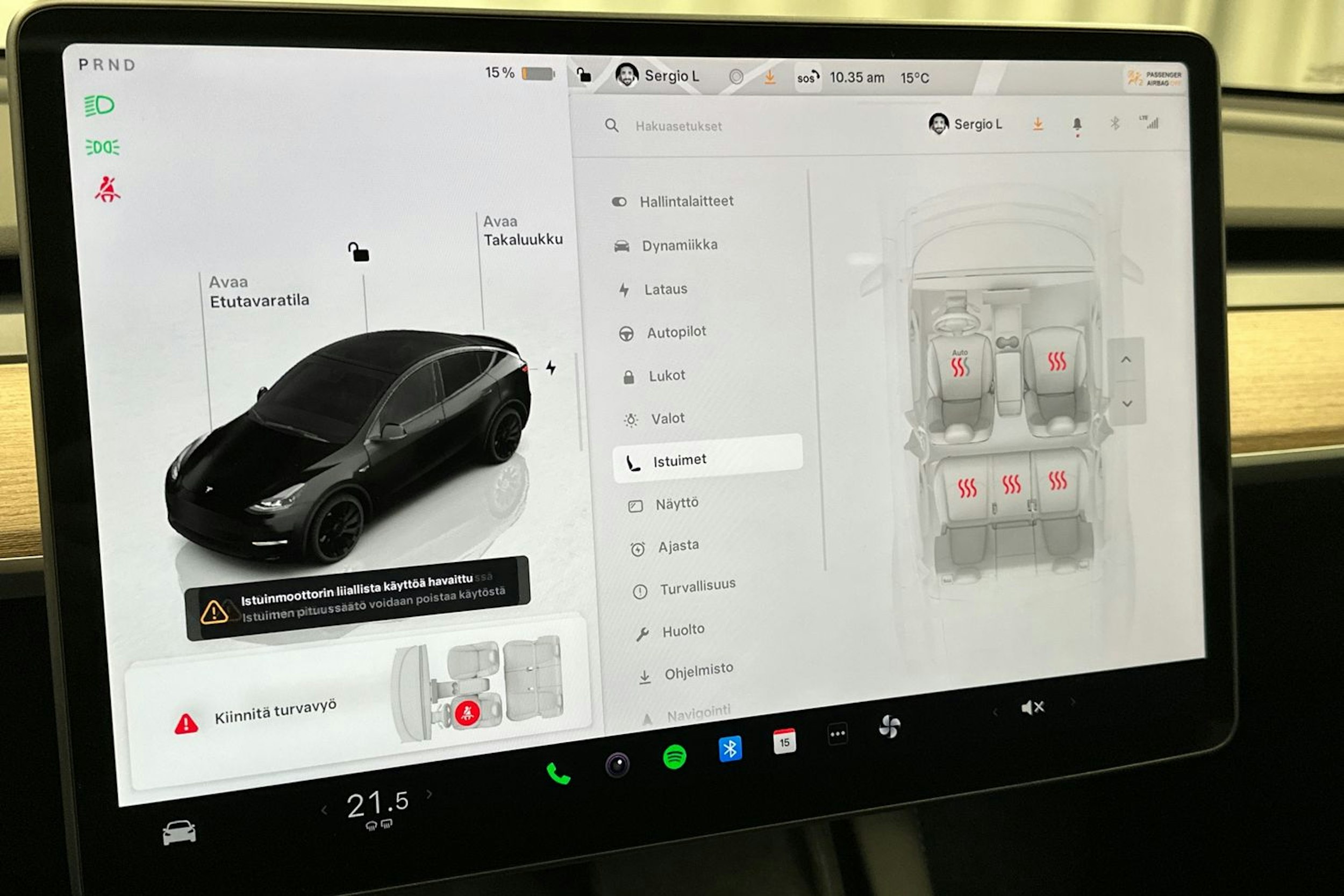 musta Tesla Model Y 2024 kuva 22.