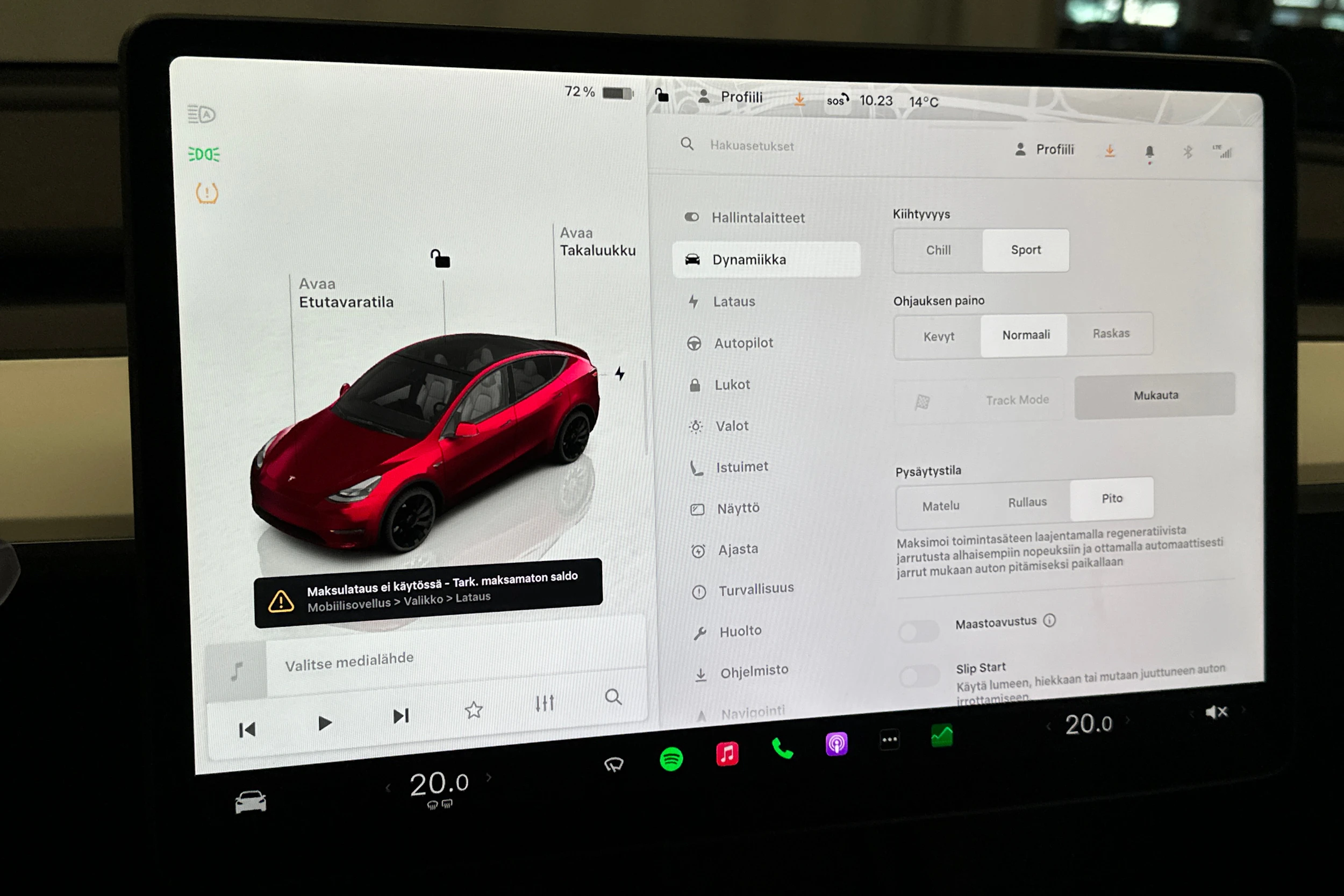 punainen Tesla Model Y 2024 kuva 25.