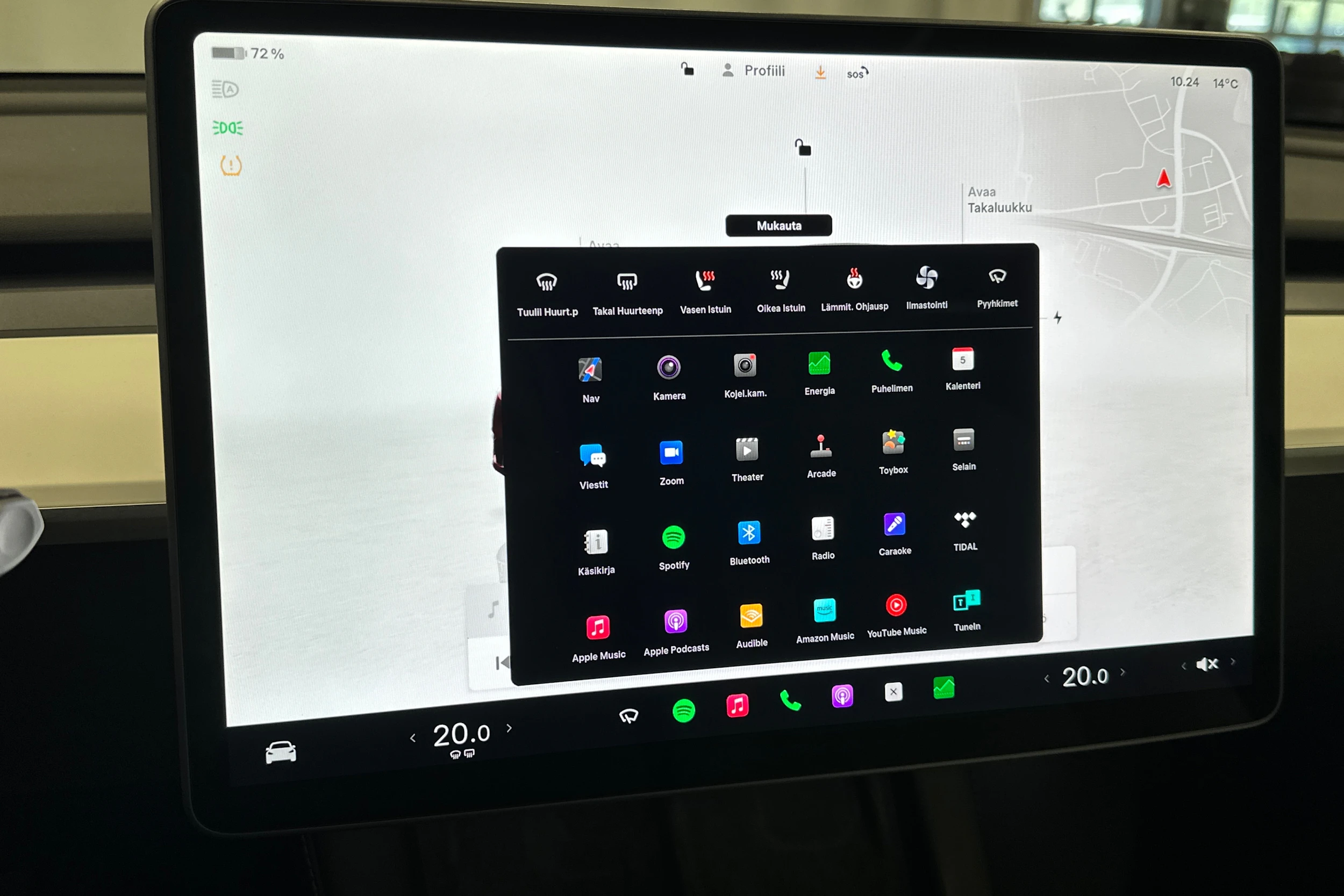 punainen Tesla Model Y 2024 kuva 31.