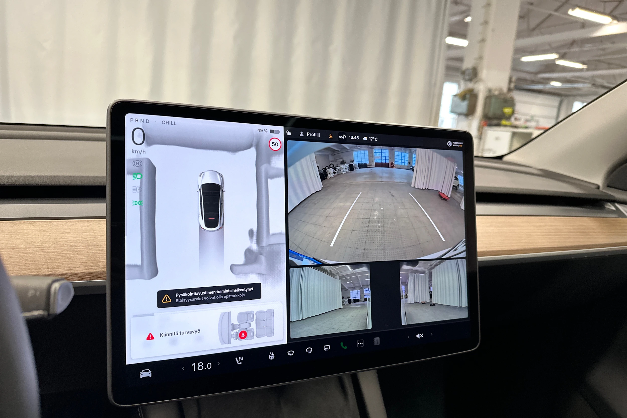 valkoinen Tesla Model Y 2024 kuva 17.