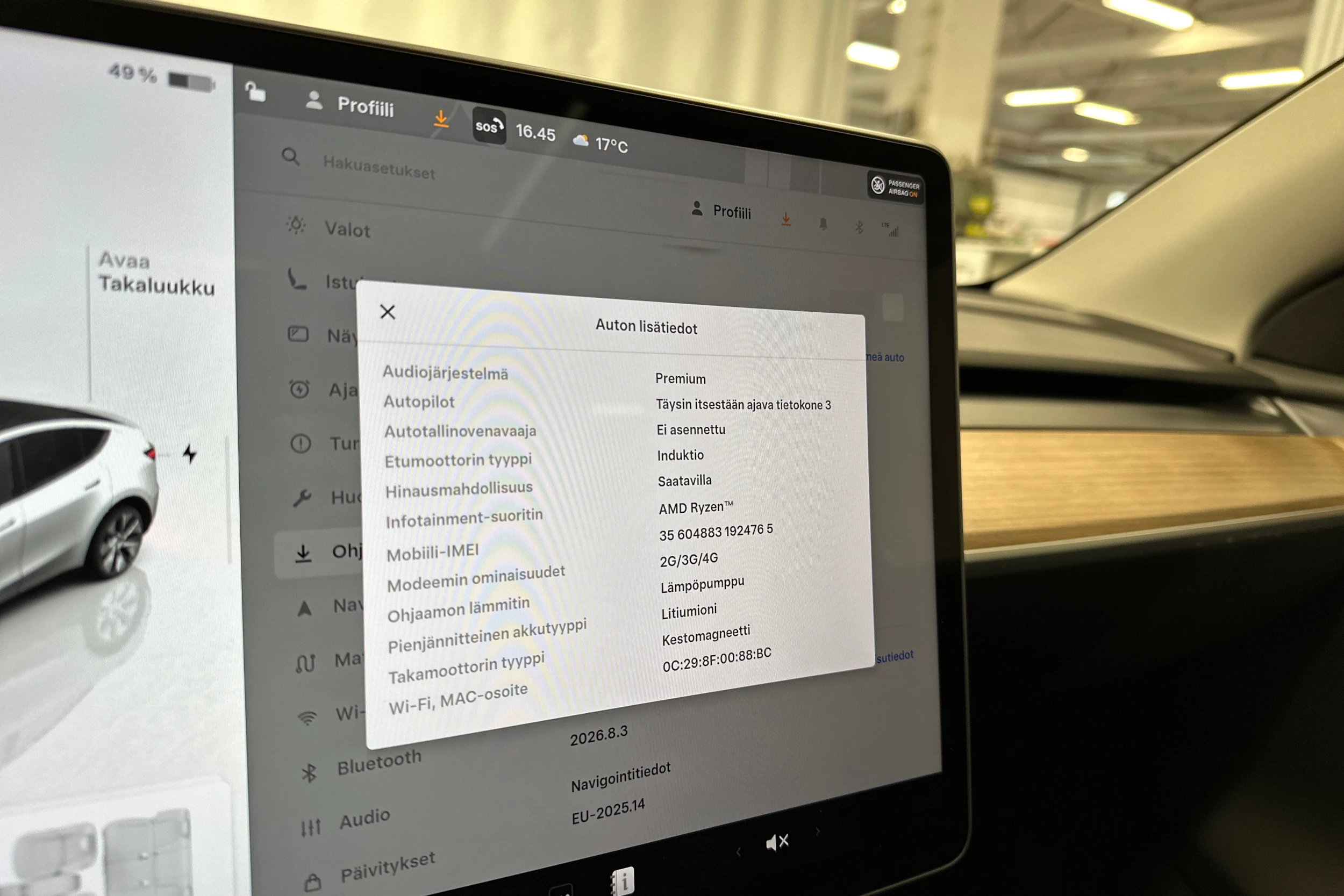 valkoinen Tesla Model Y 2024 kuva 21.