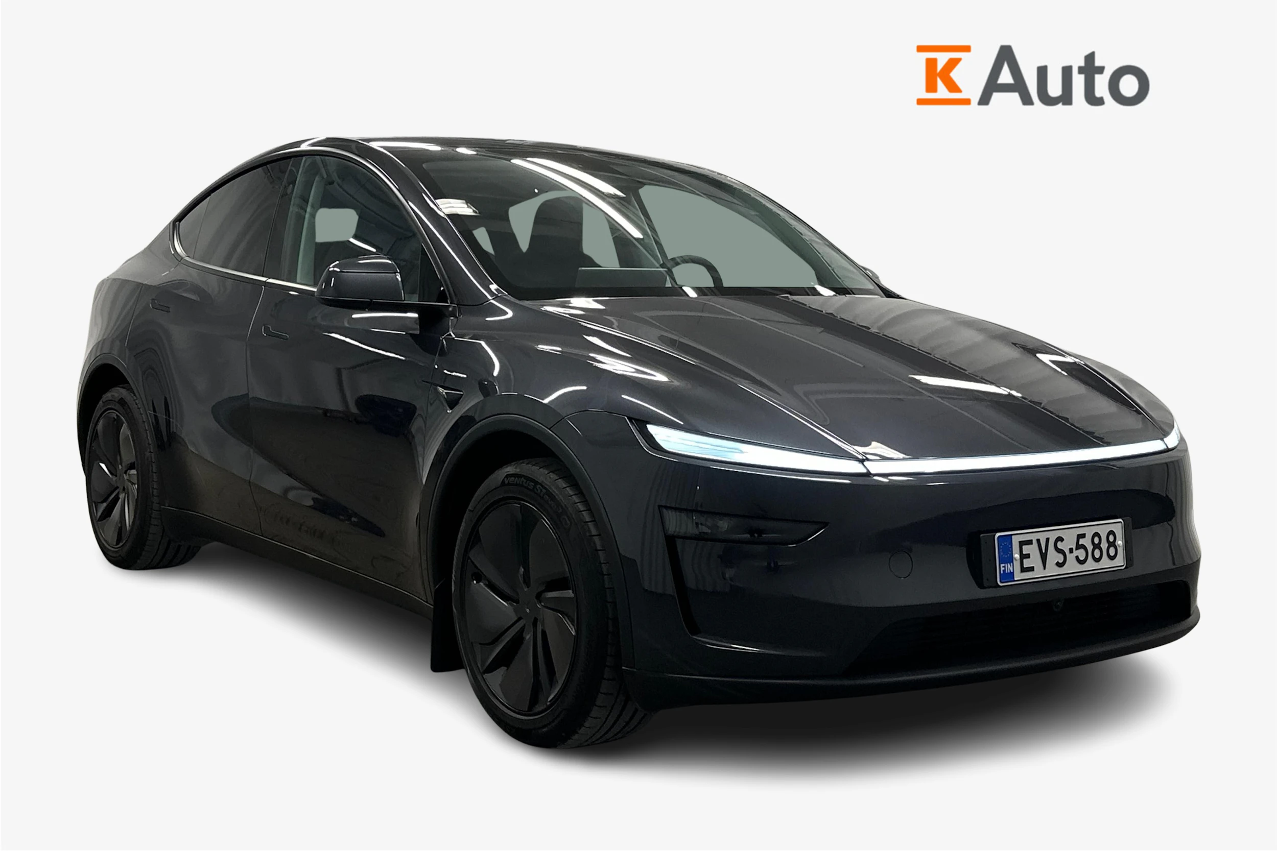 harmaa Tesla Model Y 2025 kuva 1.