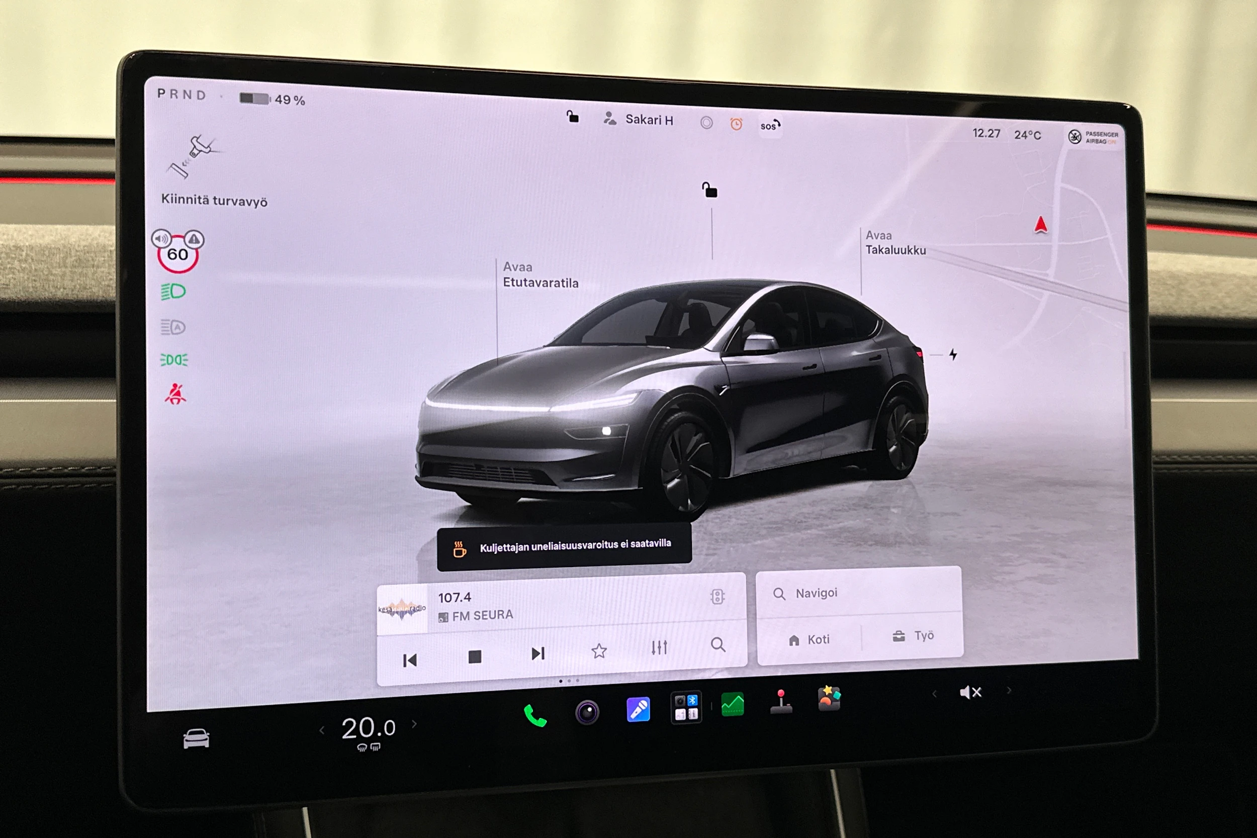 harmaa Tesla Model Y 2025 kuva 15.