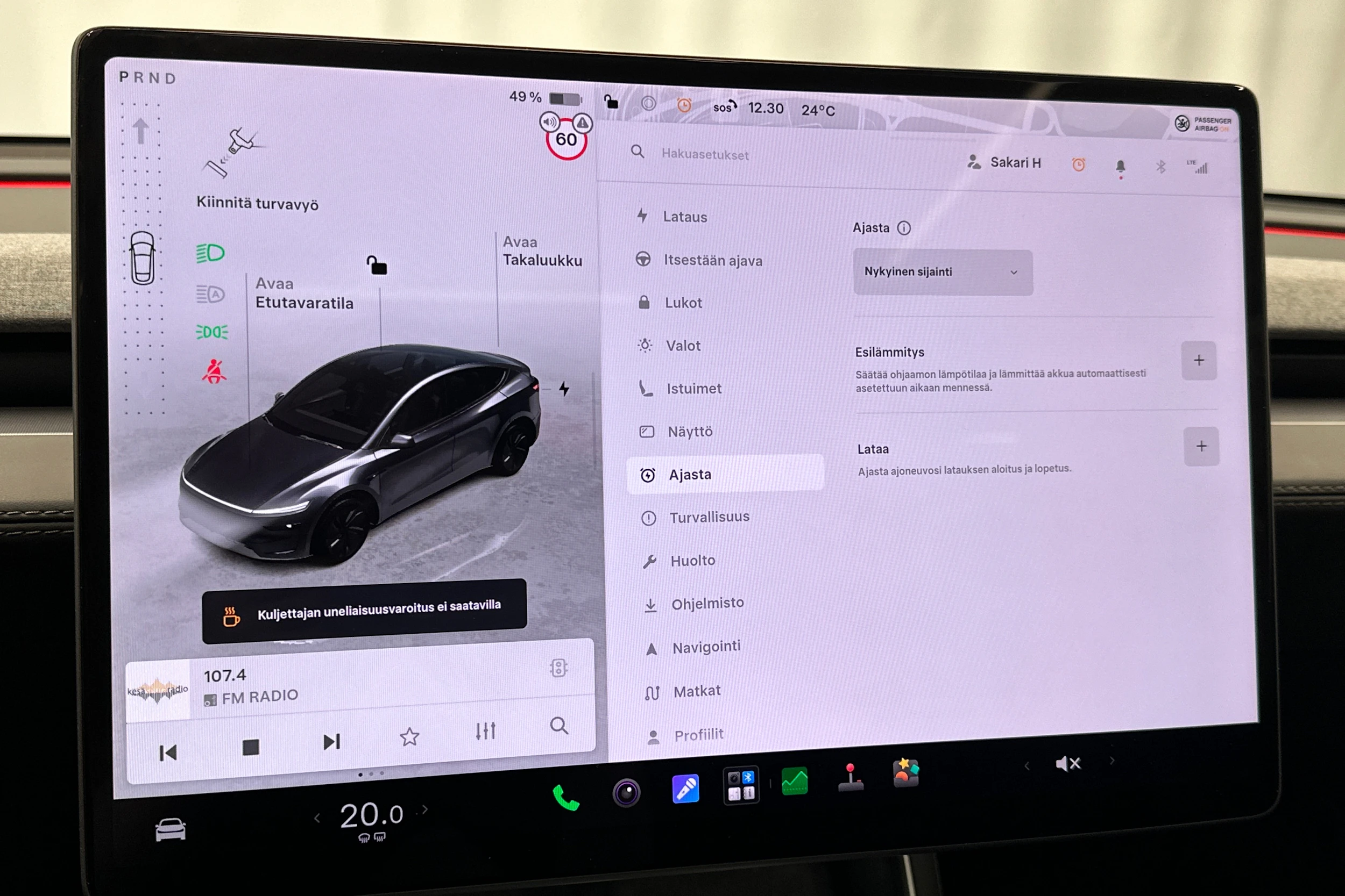 harmaa Tesla Model Y 2025 kuva 20.