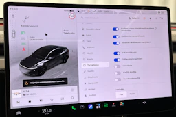 harmaa Tesla Model Y 2025 kuva 21.