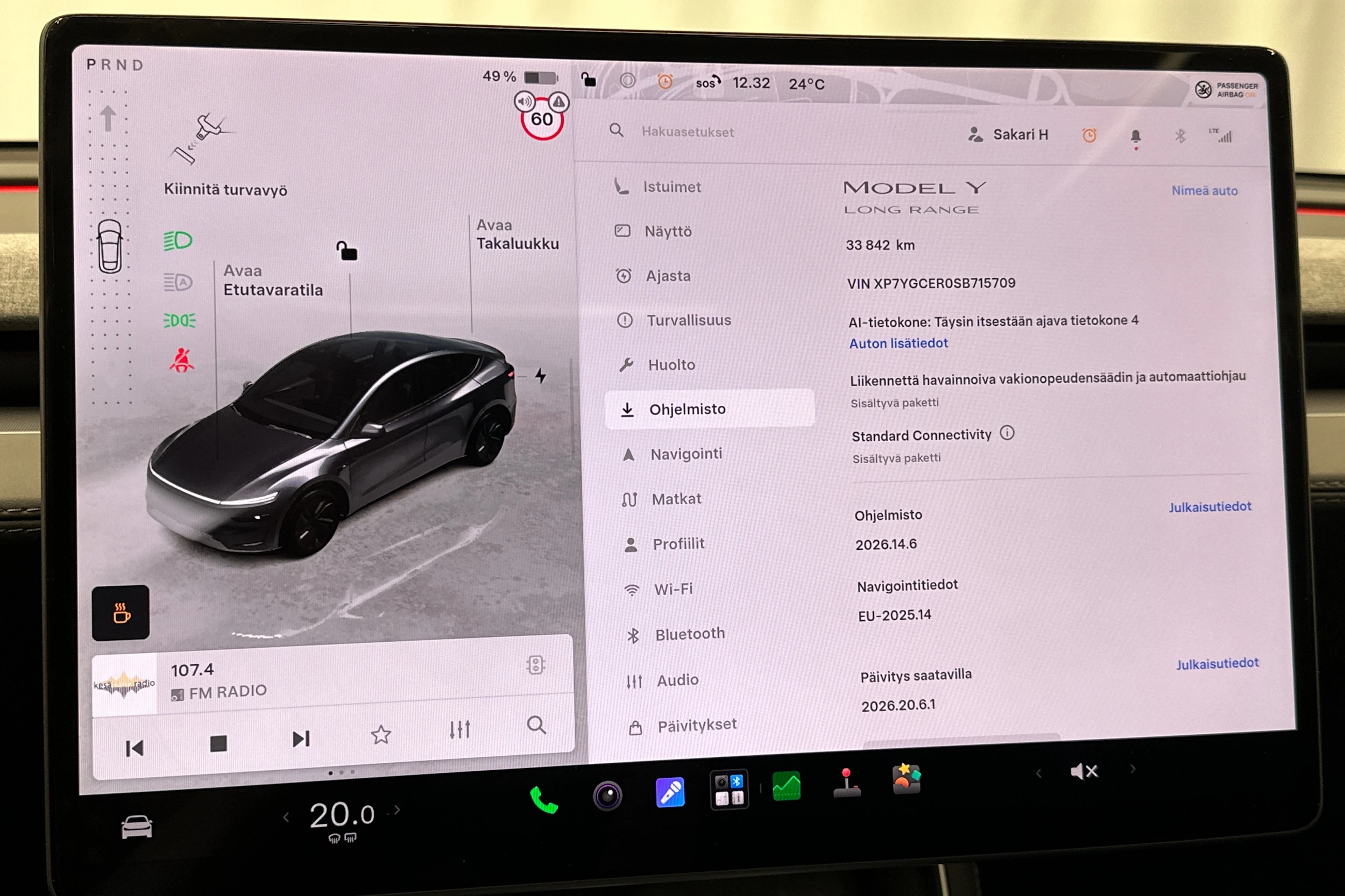 harmaa Tesla Model Y 2025 kuva 23.