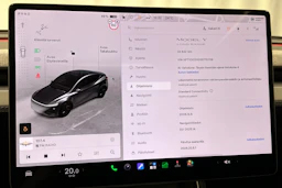 harmaa Tesla Model Y 2025 kuva 23.