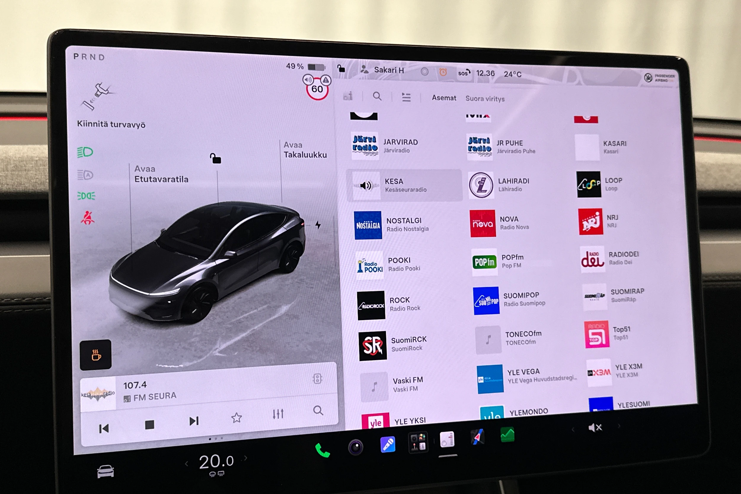 harmaa Tesla Model Y 2025 kuva 30.