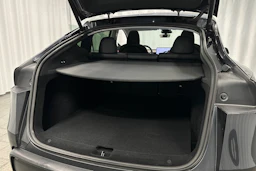 harmaa Tesla Model Y 2025 kuva 37.