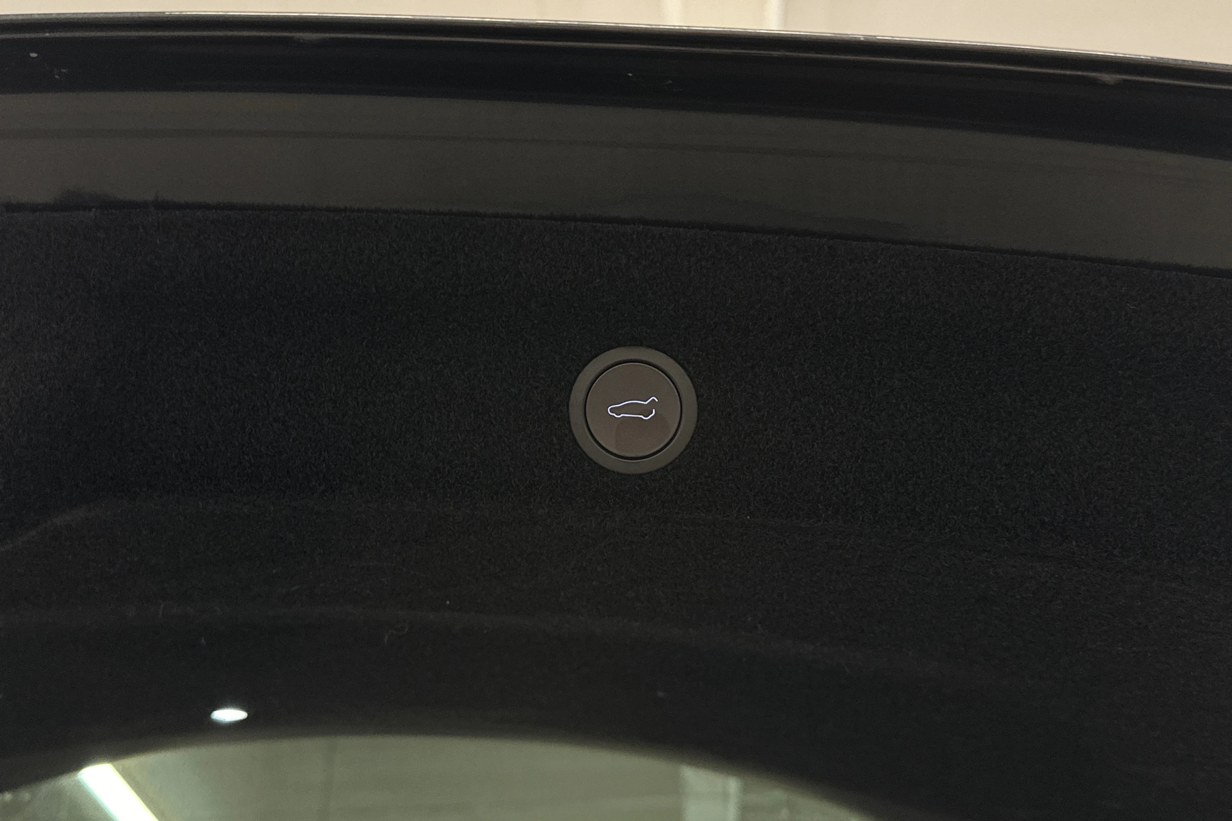 harmaa Tesla Model Y 2025 kuva 40.