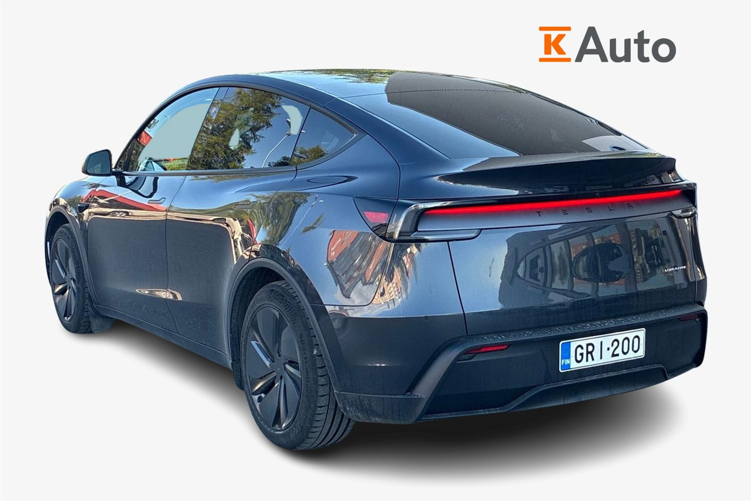 harmaa Tesla Model Y 2025 kuva 2.