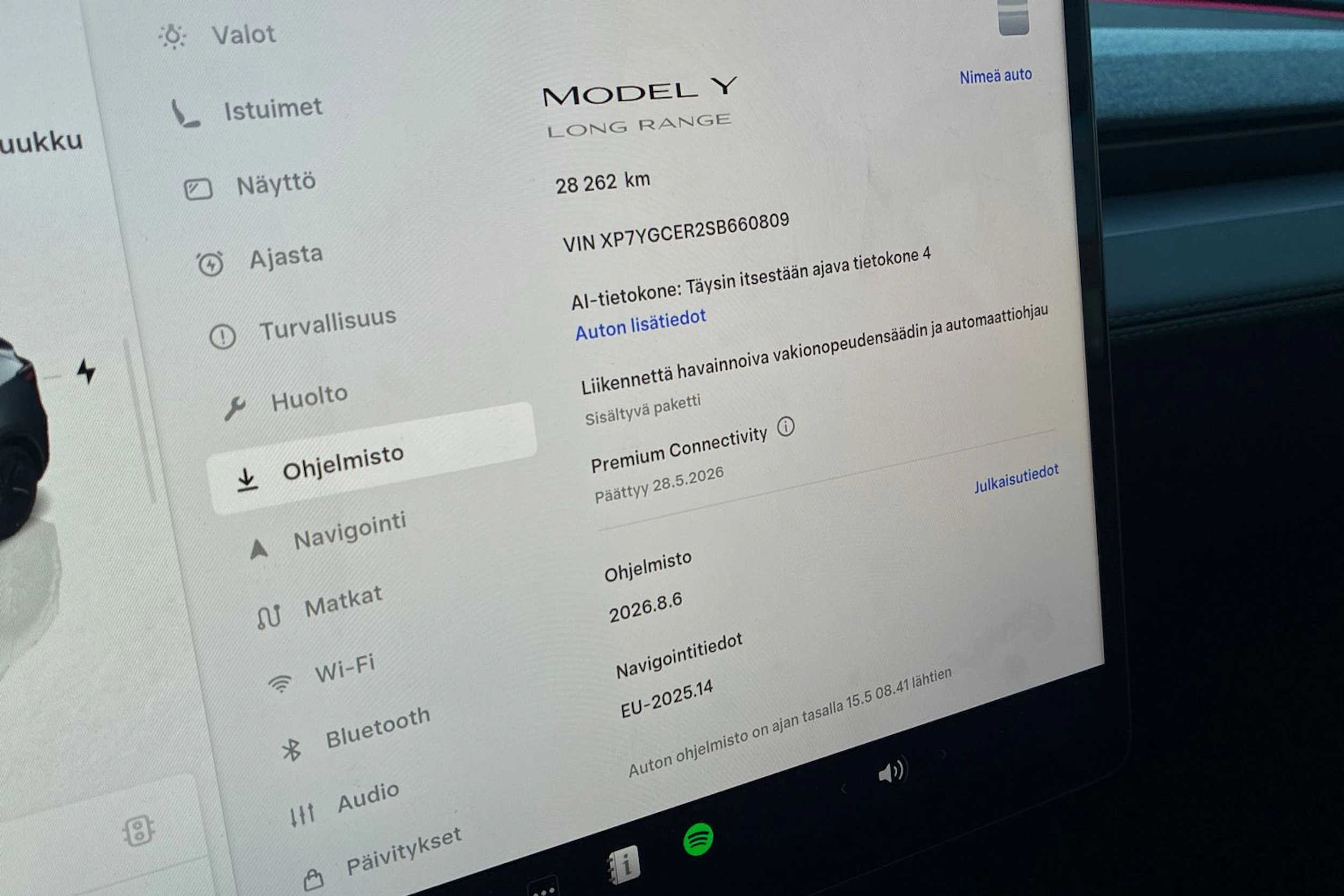 harmaa Tesla Model Y 2025 kuva 6.