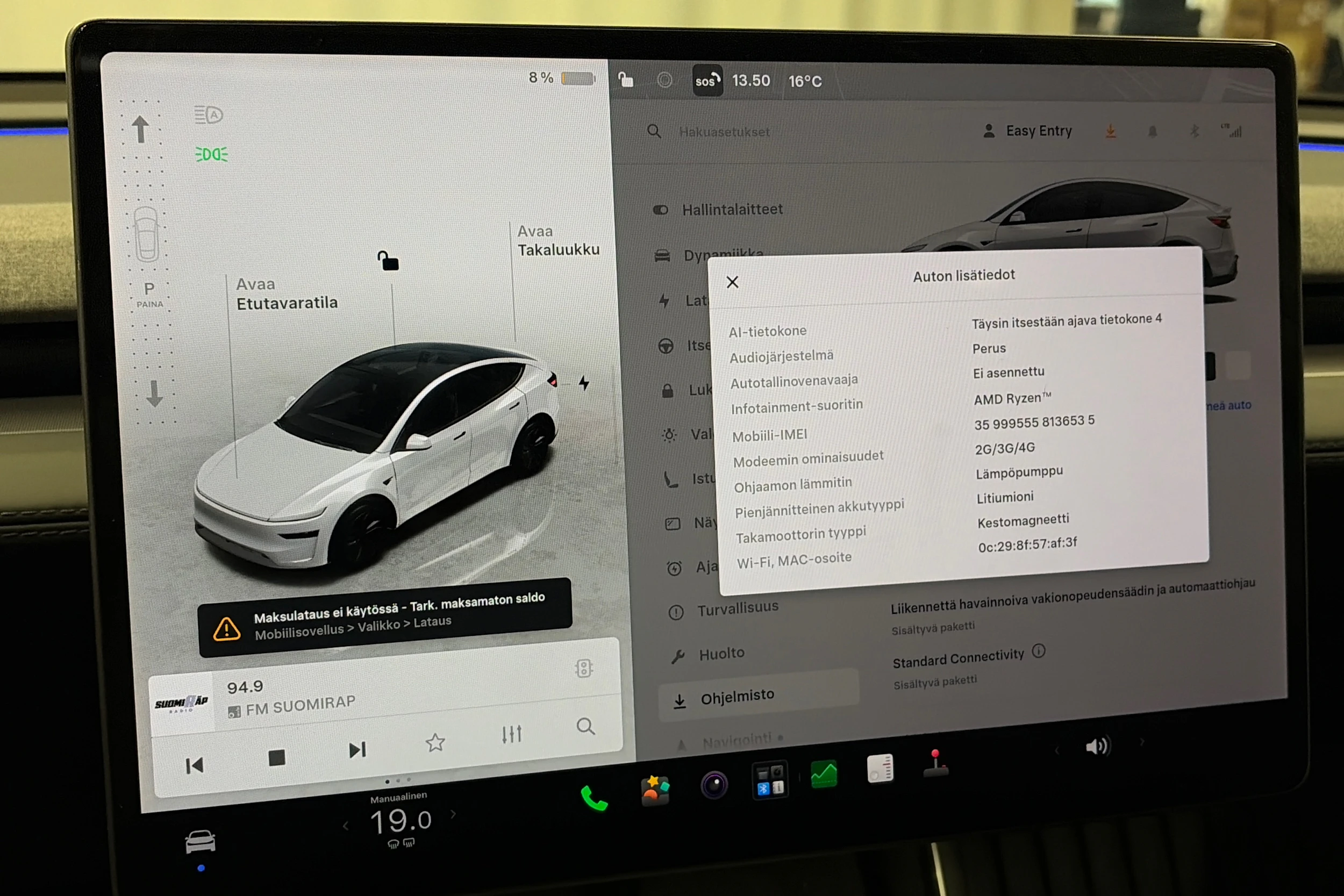 valkoinen Tesla Model Y 2025 kuva 19.