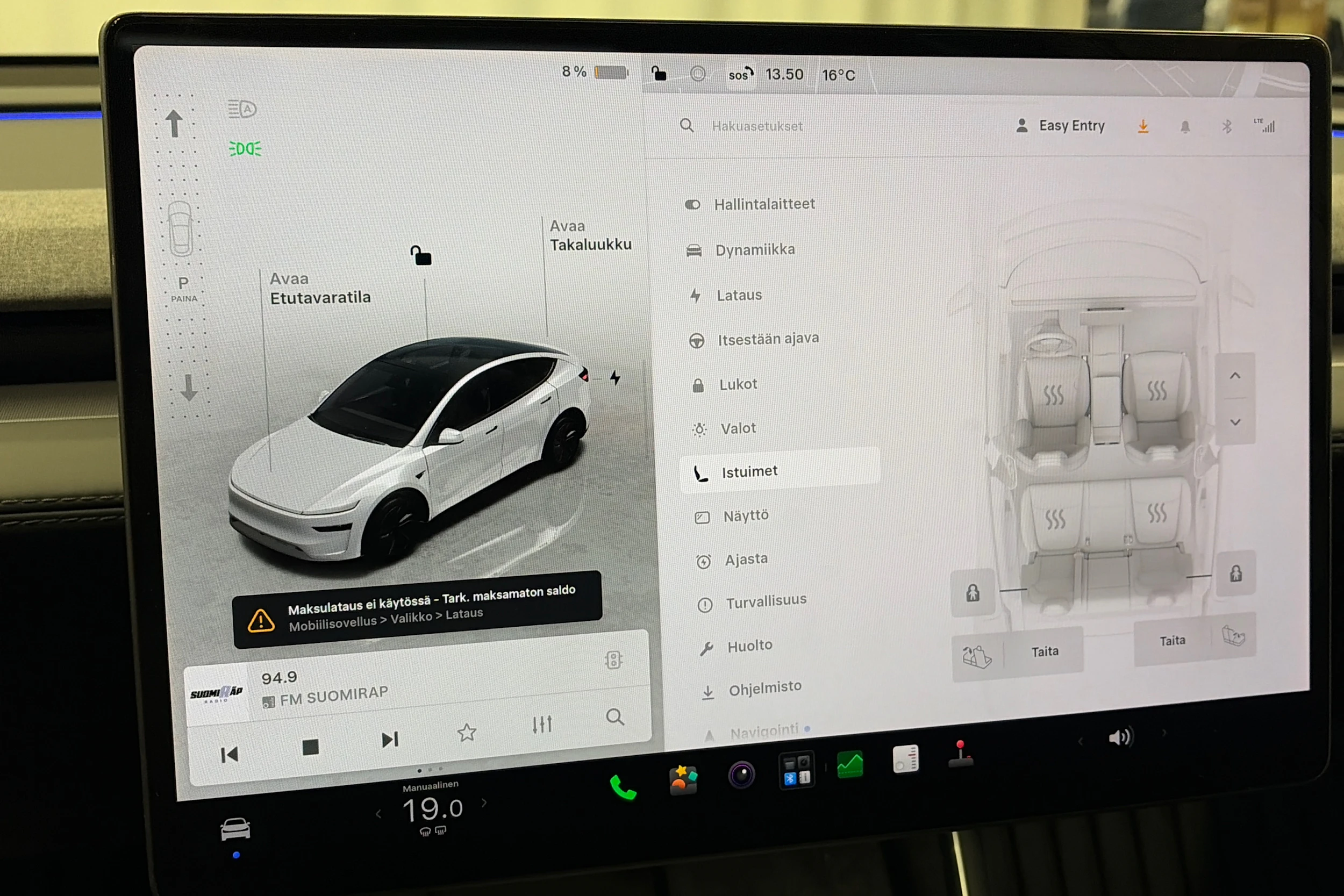valkoinen Tesla Model Y 2025 kuva 21.