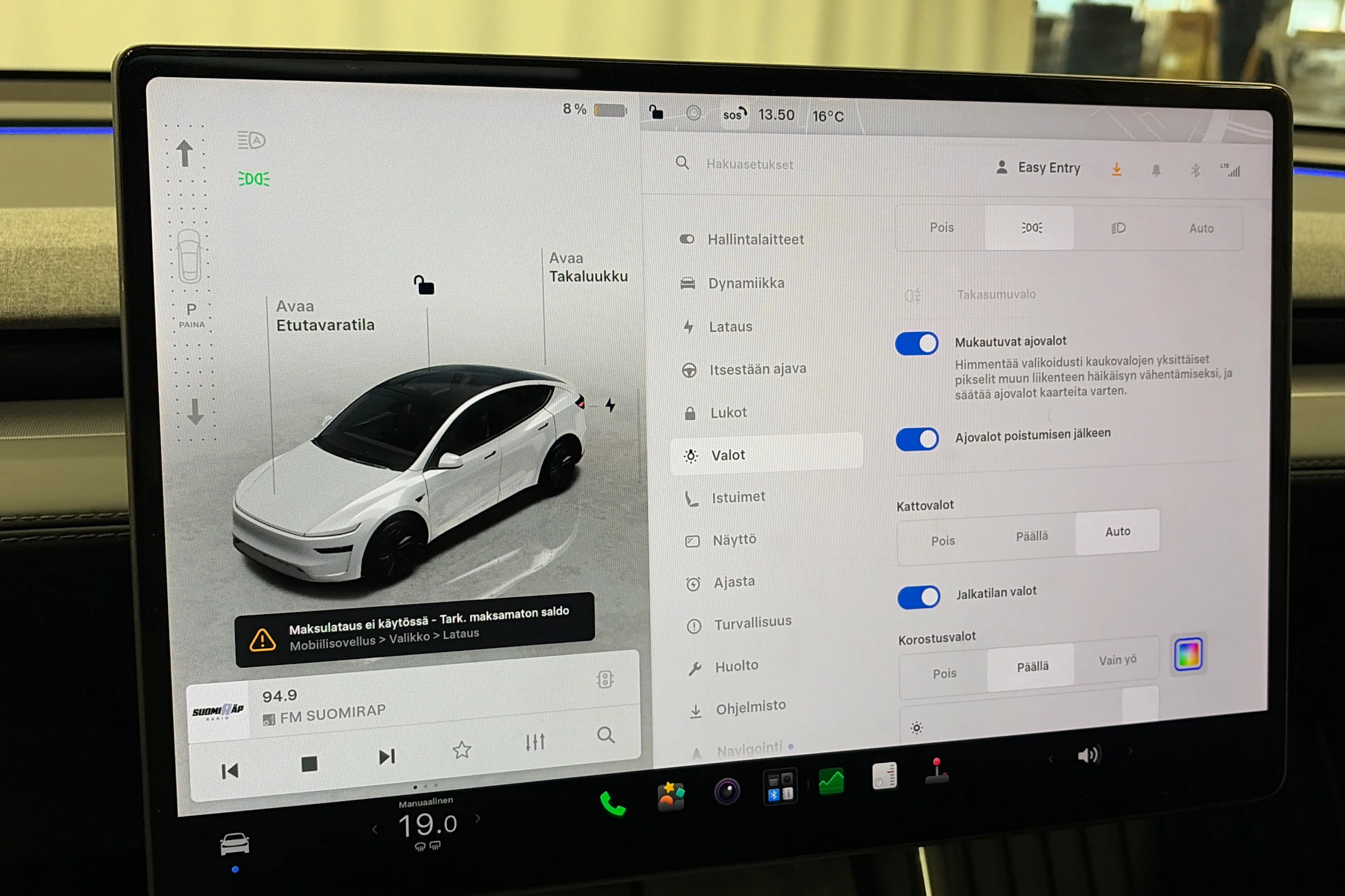 valkoinen Tesla Model Y 2025 kuva 22.